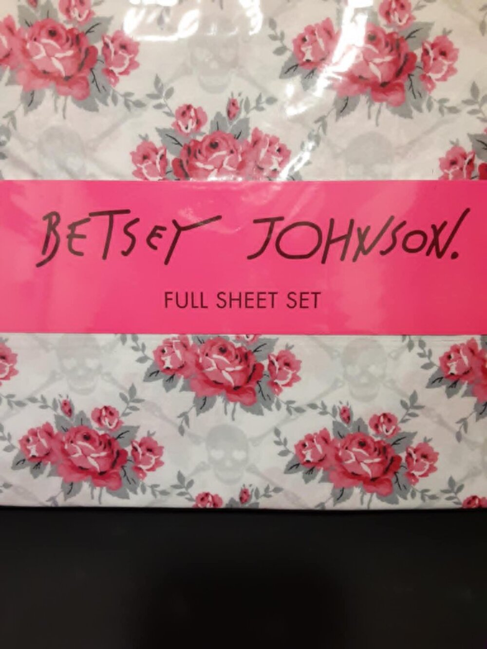Betsey Johnson - Full Size Sheet Set (4 Piece) ☠️ Skulls & Roses Trellis 🌹  NEW